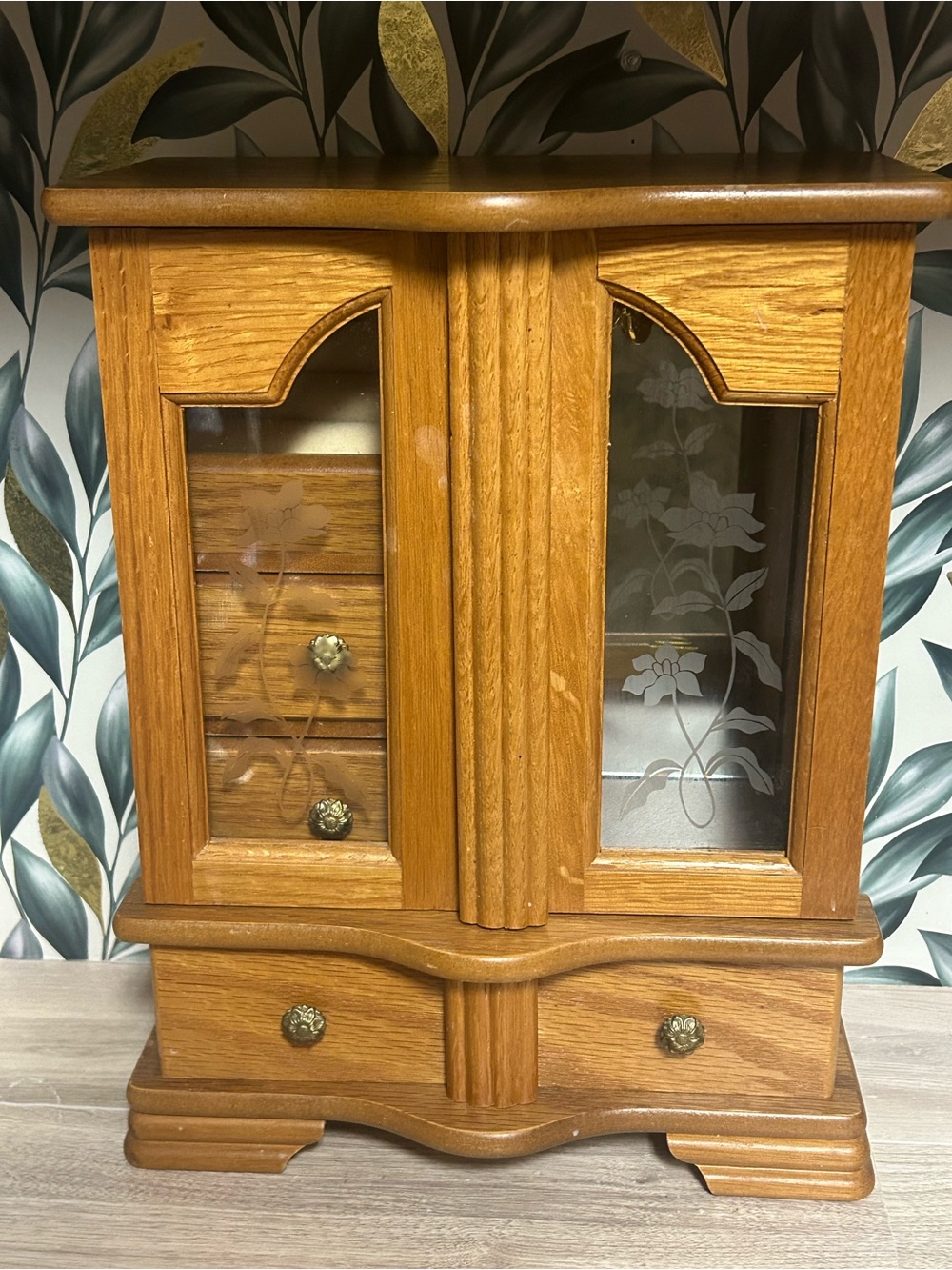 Vintage Wood Jewelry Armoire - Picture 14 of 14